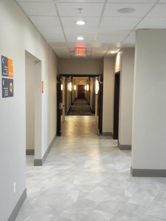 La Quinta Inn & Suites By Wyndham Lake George Exteriör bild