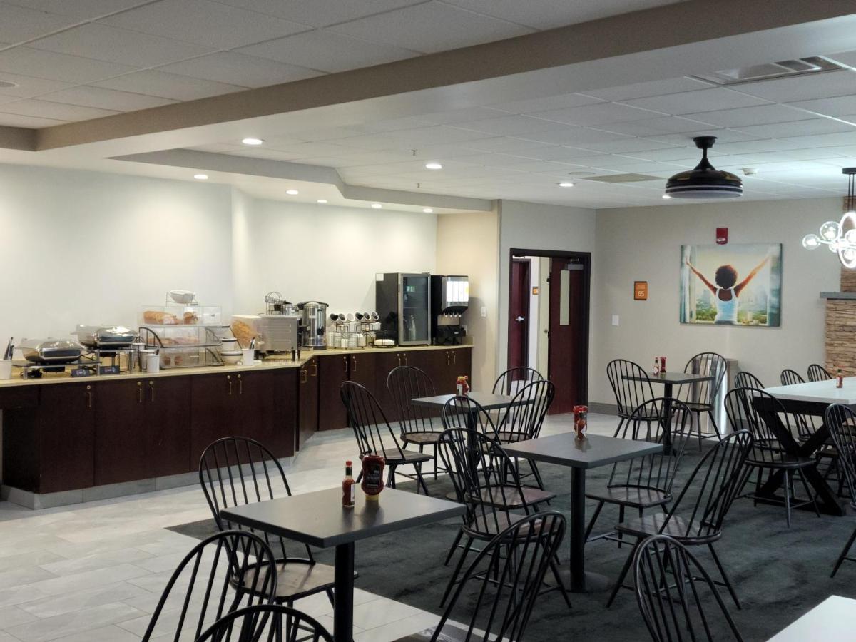 La Quinta Inn & Suites By Wyndham Lake George Exteriör bild