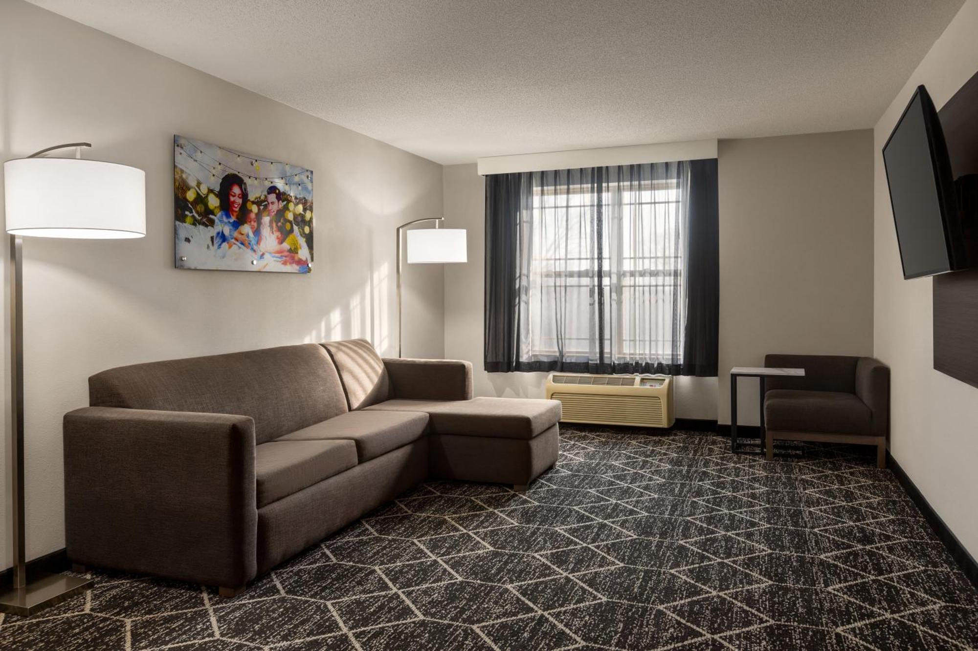 La Quinta Inn & Suites By Wyndham Lake George Exteriör bild