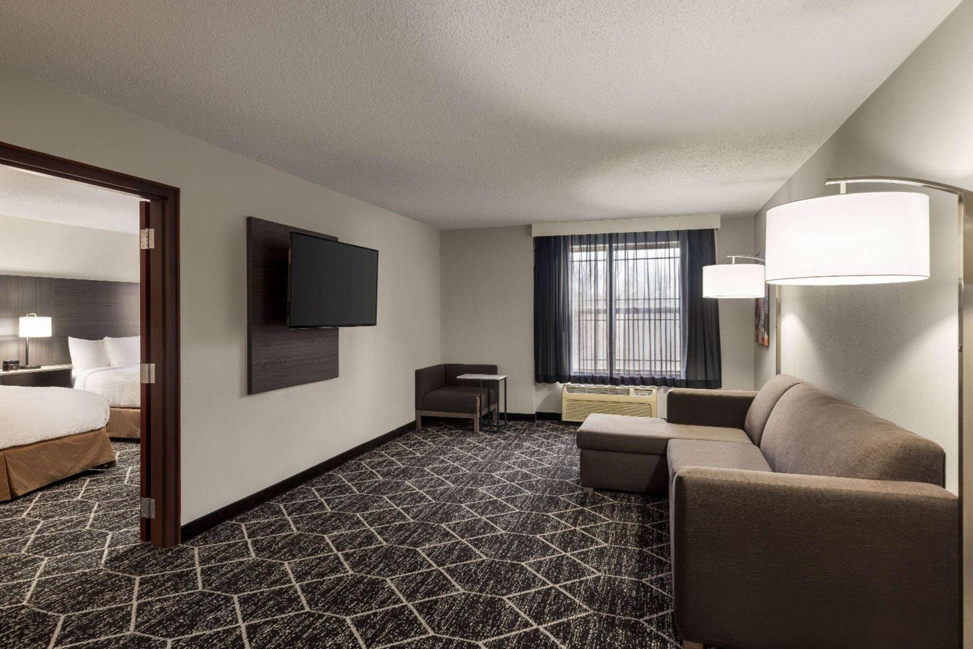 La Quinta Inn & Suites By Wyndham Lake George Exteriör bild