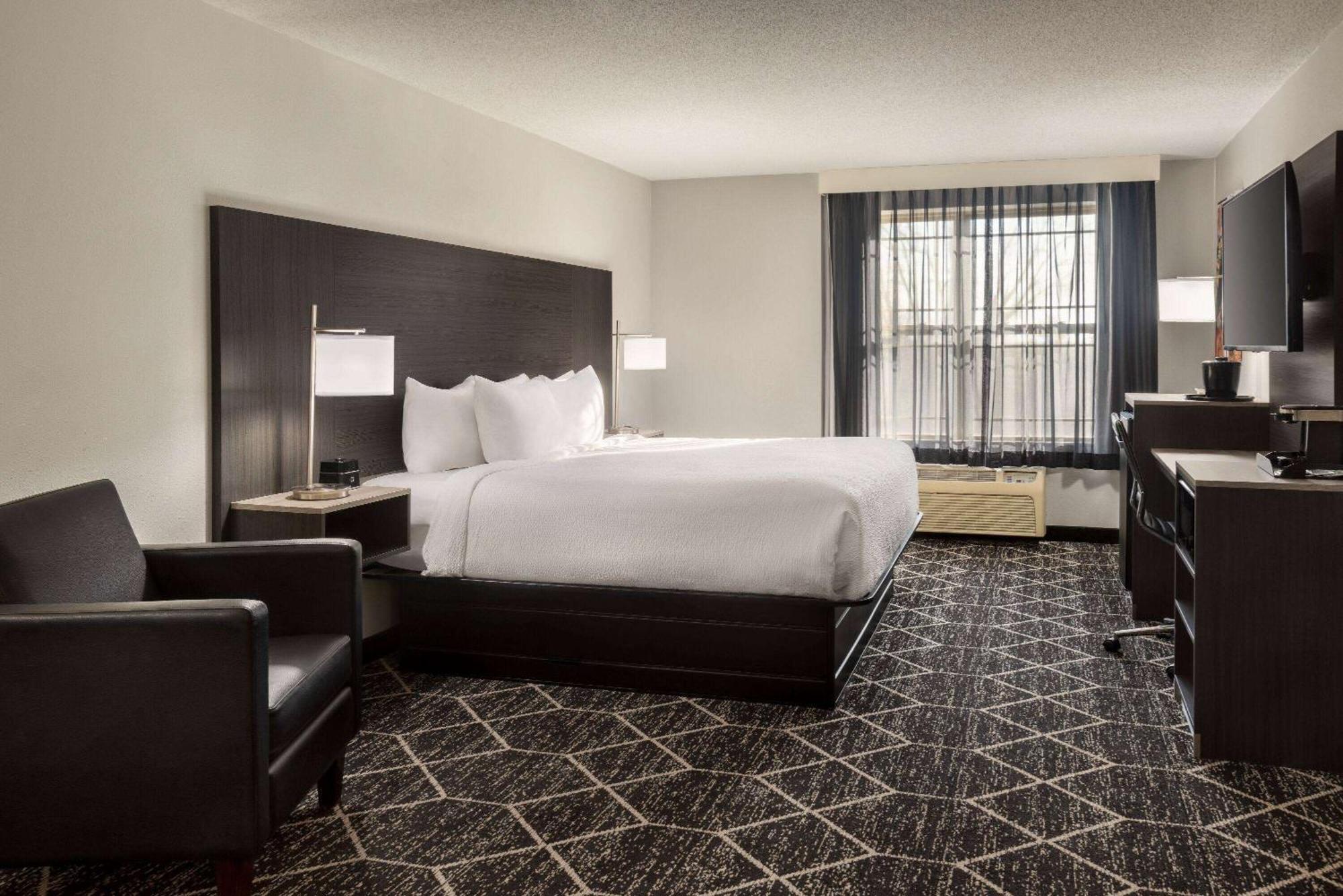 La Quinta Inn & Suites By Wyndham Lake George Exteriör bild
