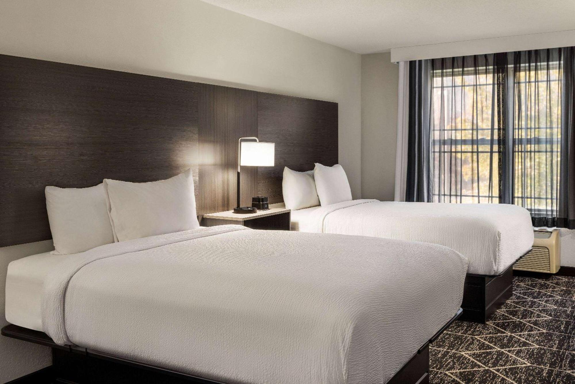La Quinta Inn & Suites By Wyndham Lake George Exteriör bild
